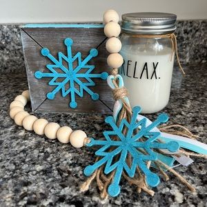 Winter/Snowflake Tiered Tray decor